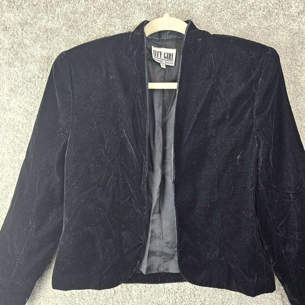Elegant VTG City Girl Black Velvet Blazer 4 Goth Witchy Whimsygoth